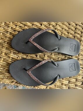 Reef Sparkling Women Sparkly Black Pink Sandals Size 10/11 Flip Flops Beachwear